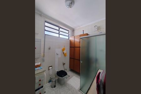 Casa de condomínio à venda com 230m², 4 quartos e 3 vagas Casa de condomínio à venda com 230m², 4 quartos e 3 vagasBanheiro Social