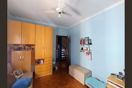 Casa de condomínio à venda com 230m², 4 quartos e 3 vagas Casa de condomínio à venda com 230m², 4 quartos e 3 vagasQuarto 1