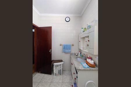 Casa de condomínio à venda com 230m², 4 quartos e 3 vagas Casa de condomínio à venda com 230m², 4 quartos e 3 vagasBanheiro Social
