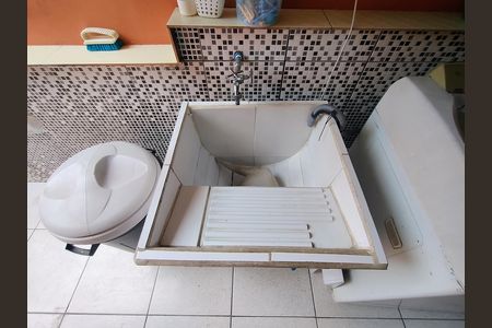 Casa de condomínio à venda com 230m², 4 quartos e 3 vagas Casa de condomínio à venda com 230m², 4 quartos e 3 vagasÁrea de Serviço