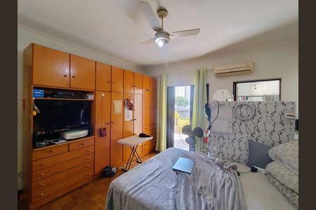 Casa de condomínio à venda com 230m², 4 quartos e 3 vagas Casa de condomínio à venda com 230m², 4 quartos e 3 vagasQuarto 2 - Suíte