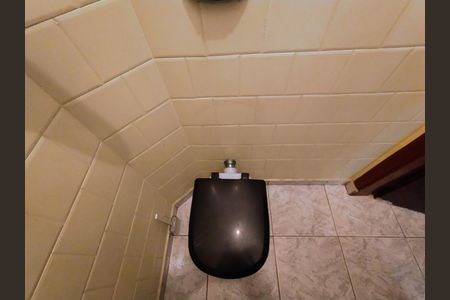 Casa de condomínio à venda com 230m², 4 quartos e 3 vagas Casa de condomínio à venda com 230m², 4 quartos e 3 vagasLavabo