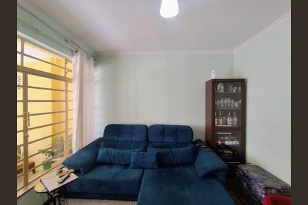 Casa de condomínio à venda com 230m², 4 quartos e 3 vagas Casa de condomínio à venda com 230m², 4 quartos e 3 vagasSala