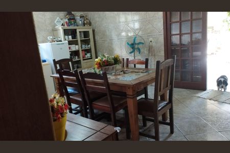 Casa à venda com 160m², 3 quartos e 3 vagas Casa à venda com 160m², 3 quartos e 3 vagasCozinha