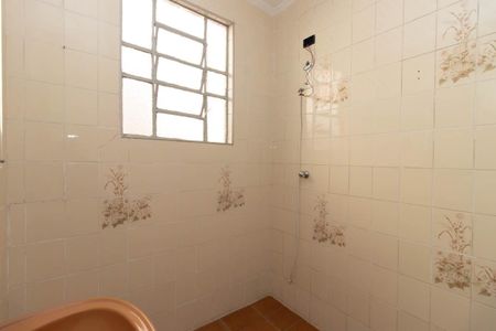 Casa à venda com 170m², 2 quartos e 2 vagas Casa à venda com 170m², 2 quartos e 2 vagasBanheiro Social