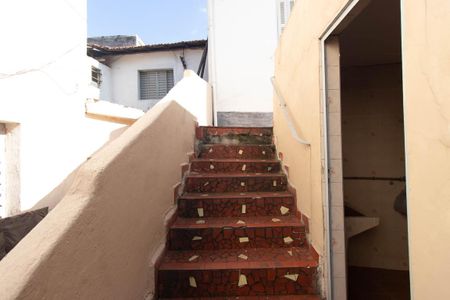 Casa à venda com 170m², 2 quartos e 2 vagas Casa à venda com 170m², 2 quartos e 2 vagasCorredor externo