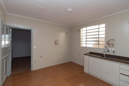 Casa à venda com 170m², 2 quartos e 2 vagas Casa à venda com 170m², 2 quartos e 2 vagasCozinha