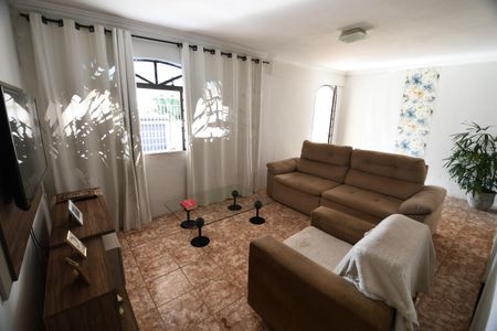Casa à venda com 160m², 2 quartos e 1 vagaSala