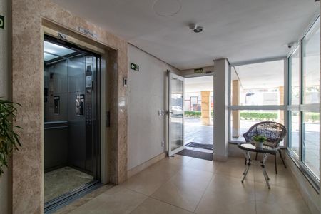 Apartamento à venda com 150m², 3 quartos e 2 vagasHall social