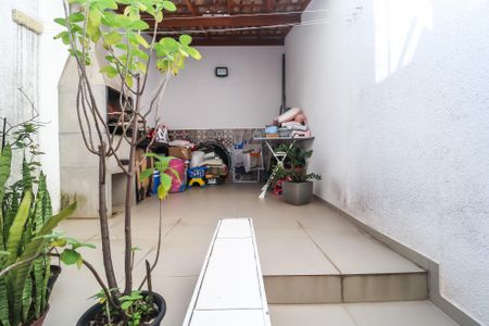 Casa à venda com 180m², 3 quartos e 4 vagasQuintal