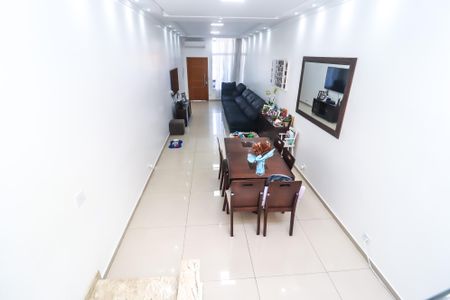 Casa à venda com 180m², 3 quartos e 4 vagasSala