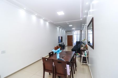 Casa à venda com 180m², 3 quartos e 4 vagasSala