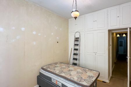 Apartamento à venda com 160m², 3 quartos e 1 vaga Apartamento à venda com 160m², 3 quartos e 1 vagaQuarto 01