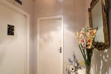 Apartamento à venda com 160m², 3 quartos e 1 vaga Apartamento à venda com 160m², 3 quartos e 1 vagaHall