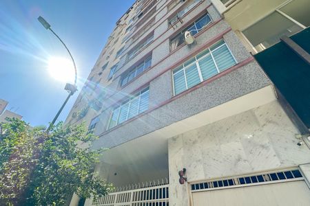 Apartamento à venda com 160m², 3 quartos e 1 vaga Apartamento à venda com 160m², 3 quartos e 1 vagaFachada