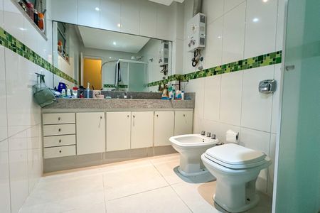 Apartamento à venda com 160m², 3 quartos e 1 vaga Apartamento à venda com 160m², 3 quartos e 1 vagaBanheiro