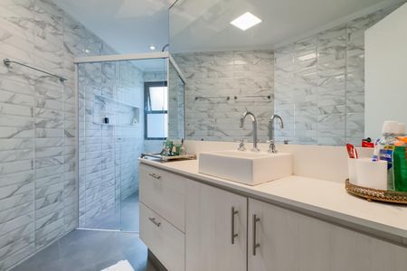 Apartamento à venda com 250m², 4 quartos e 3 vagasBanheiro da Suíte Master