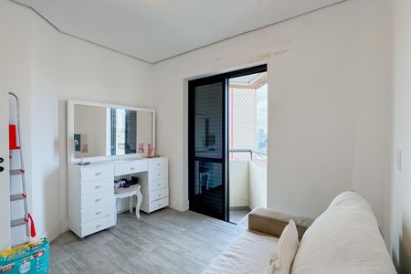 Apartamento à venda com 250m², 4 quartos e 3 vagasQuarto 2