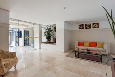 Apartamento à venda com 250m², 4 quartos e 3 vagasHall social