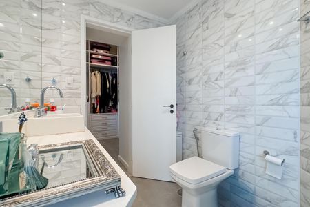 Apartamento à venda com 250m², 4 quartos e 3 vagasBanheiro da Suíte Master
