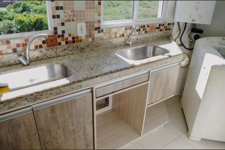 Apartamento para alugar com 81m², 2 quartos e 2 vagasCozinha / Área de Serviço