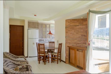 Apartamento para alugar com 81m², 2 quartos e 2 vagasSala