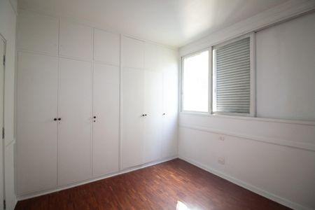 Apartamento à venda com 170m², 3 quartos e 1 vaga Apartamento à venda com 170m², 3 quartos e 1 vagaQuarto 1