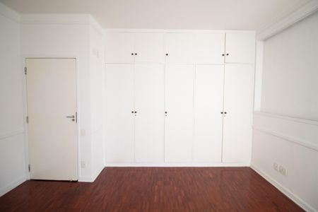 Apartamento à venda com 170m², 3 quartos e 1 vaga Apartamento à venda com 170m², 3 quartos e 1 vagaSuíte