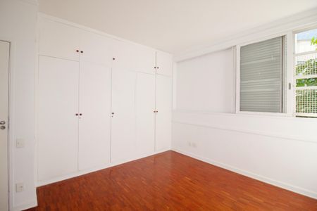 Apartamento à venda com 170m², 3 quartos e 1 vaga Apartamento à venda com 170m², 3 quartos e 1 vagaSuíte