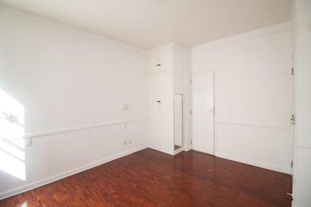 Apartamento à venda com 170m², 3 quartos e 1 vaga Apartamento à venda com 170m², 3 quartos e 1 vagaSuíte