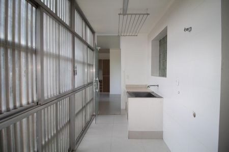 Apartamento à venda com 170m², 3 quartos e 1 vaga Apartamento à venda com 170m², 3 quartos e 1 vagaÁrea de Serviço