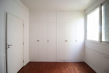 Apartamento à venda com 170m², 3 quartos e 1 vaga Apartamento à venda com 170m², 3 quartos e 1 vagaQuarto 1