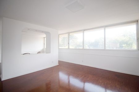 Apartamento à venda com 170m², 3 quartos e 1 vaga Apartamento à venda com 170m², 3 quartos e 1 vagaSala