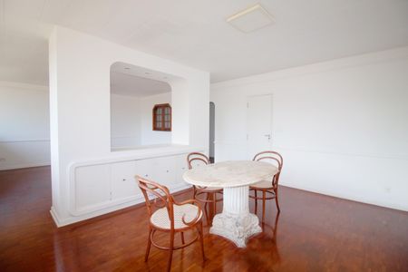 Apartamento à venda com 170m², 3 quartos e 1 vaga Apartamento à venda com 170m², 3 quartos e 1 vagaSala