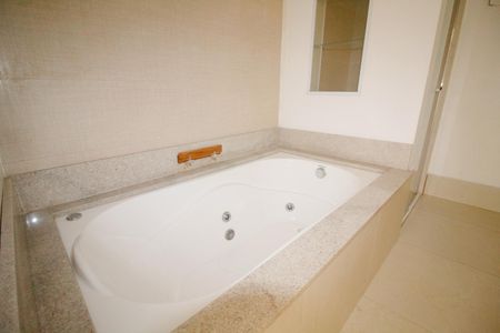 Apartamento à venda com 170m², 3 quartos e 1 vaga Apartamento à venda com 170m², 3 quartos e 1 vagaBanheiro da Suíte