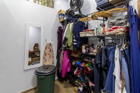 Casa à venda com 367m², 2 quartos e 5 vagasCloset