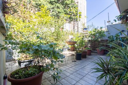 Casa à venda com 367m², 2 quartos e 5 vagasVaranda