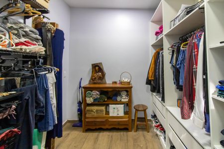 Casa à venda com 367m², 2 quartos e 5 vagasCloset
