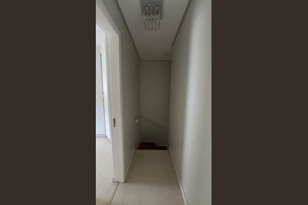 Casa de condomínio para alugar com 100m², 2 quartos e 1 vagaEscada