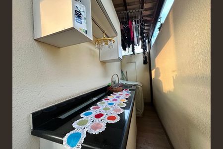 Apartamento à venda com 100m², 2 quartos e 1 vagaÁrea de Serviço