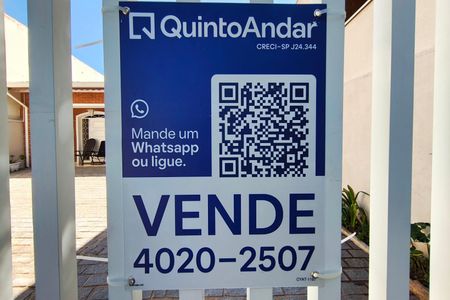 Casa à venda com 160m², 3 quartos e 6 vagas Casa à venda com 160m², 3 quartos e 6 vagasPlaquinha