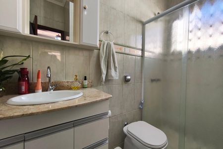 Casa à venda com 160m², 3 quartos e 6 vagas Casa à venda com 160m², 3 quartos e 6 vagasBanheiro Suíte