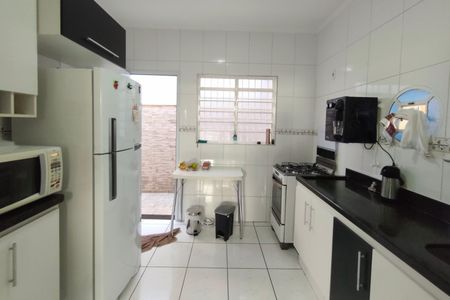 Casa à venda com 160m², 3 quartos e 6 vagas Casa à venda com 160m², 3 quartos e 6 vagasCozinha