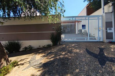 Casa à venda com 160m², 3 quartos e 6 vagas Casa à venda com 160m², 3 quartos e 6 vagasFachada/Plaquinha