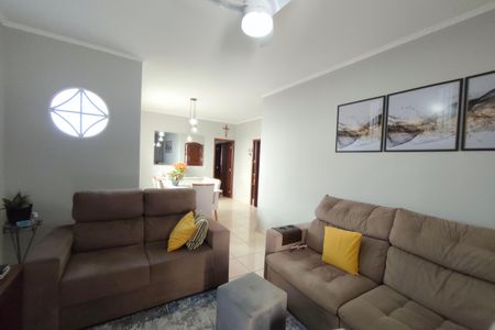 Casa à venda com 160m², 3 quartos e 6 vagas Casa à venda com 160m², 3 quartos e 6 vagasSala de Estar