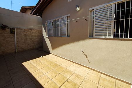 Casa à venda com 160m², 3 quartos e 6 vagas Casa à venda com 160m², 3 quartos e 6 vagasQuintal