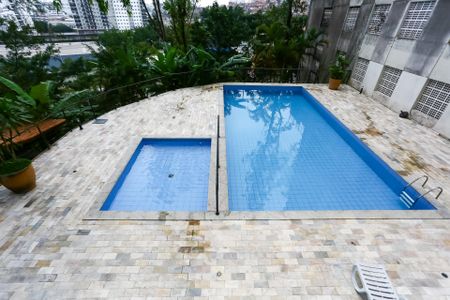 Apartamento para alugar com 64m², 3 quartos e 2 vagasÁrea comum - Piscina
