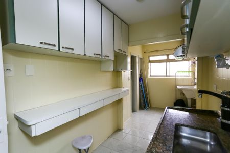 Apartamento para alugar com 64m², 3 quartos e 2 vagasCozinha