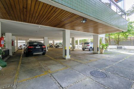 Apartamento à venda com 139m², 3 quartos e 2 vagasÁrea Comum Garagem