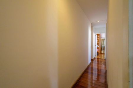 Apartamento à venda com 139m², 3 quartos e 2 vagasCorredor